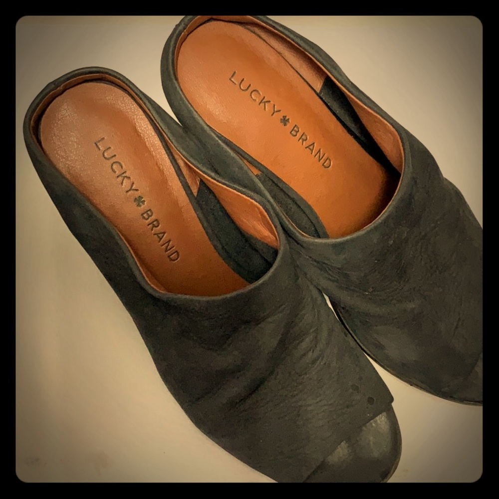 Lucky slides 2” block heel suede black 6 1/2